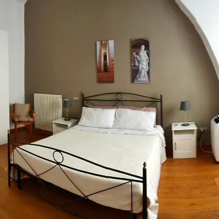 Corpo Di Naples